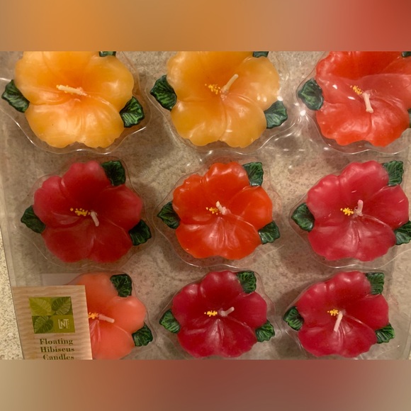 Hibiscus Floating Candles, 14 Total, 9 NIB & 5 NIB, clean and Smoke Free Home - Picture 3 of 16